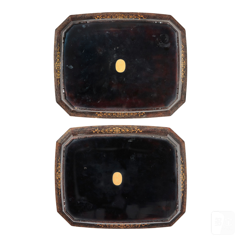 明治時代 芝山象嵌細工托盤一對 | A PAIR OF SHIBAYAMA-INLAID GOLD LACQUER TRAYS - 图2